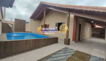 Linda Casa a venda em Mongaguá, Lote inteiro, com piscina!