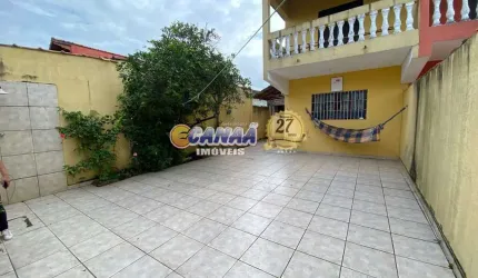 Sobrado com estilo, espaço gourmet e 4 vagas de garagem!