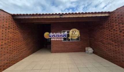 Casa com Suíte e Espaço Gourmet – a Apenas 200m da Praia!