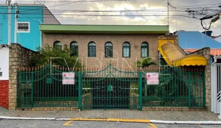 Casa térrea à venda no Tatuapé com 300 m² - 2 dormitórios - 2 suítes - 6 vagas