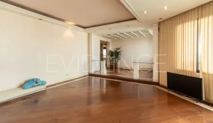 Apartamento à venda no Anália Franco com 160 m²