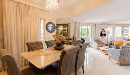 Vende-se Apartamento no bairro Anália Franco sendo 258m² 3 suítes 5 vagas de garagem 1 deposito