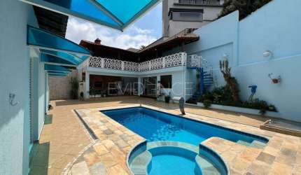 Casa com piscina e churrasqueira no bairro Vila Formosa - 600 m²