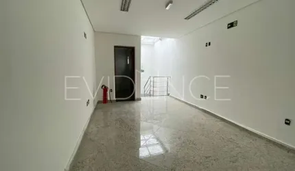 Prédio comercial para locação  no Tatuapé, Rua Tuiuti, 112 metros.