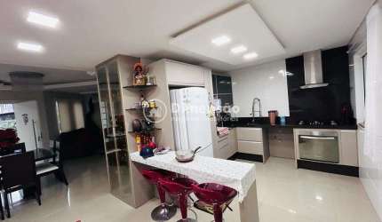 Casa à venda em Palhoça, no bairro Barra do Aririu. Com 228m² 3 quartos, 3 vagas