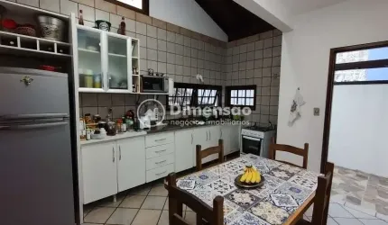 Casa na Trindade com 4 quartos e 214,82 M2 privativos