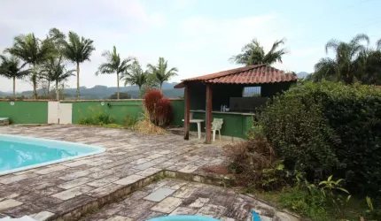 Linda propriedade rural localizada no município de Paulo Lopes