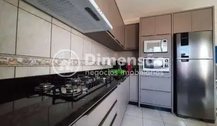 Casa de 4 dormitórios à venda no bairro São José.