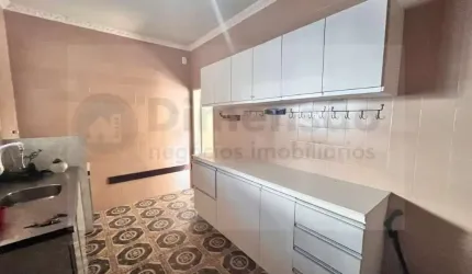 Casa  Ampla a Venda de 4 dormitórios(1suíte) Bairro Coqueiros - Florianópolis SC