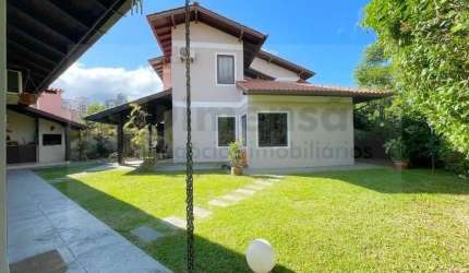 Casa de 4 Dormitórios no Parque São Jorge