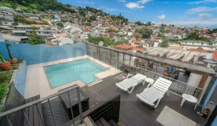 AGRONÔMICA - Casa à venda com 4 quartos (suíte), piscina em Florianópolis, SC