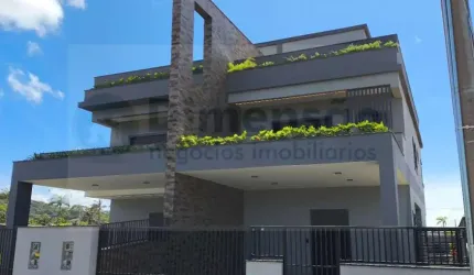 Casa de alto padrão no Real Park