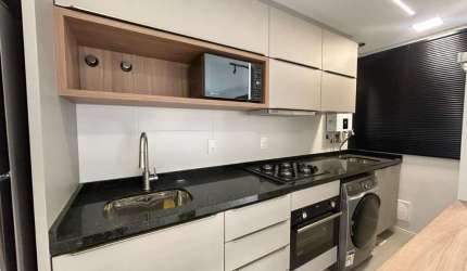 STUDIO MOBILIADO COM 1 VAGA LIVRE EXCELENTE OPÇÃO NO CENTRO DE FLORIANÓPOLIS
