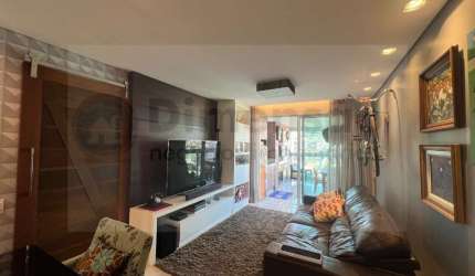 Apartamento 2 suítes à venda na Agronômica.