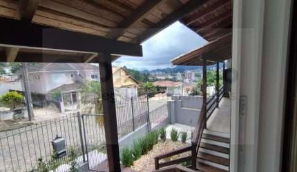CASA AMPLA 5 DORMITORIOS  - 3 SUITES NA TRINDADE