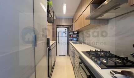 APARTAMENTO 2 DORMITÓRIOS SENDO UMA SUÍTE - CENTRO - FLORIANÓPOLIS