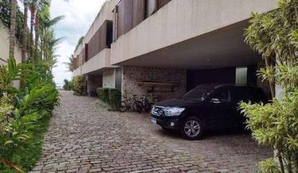 casa com 5 suites e piscina na praia da Baleia em condominio pé na areia