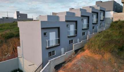 Casa com 2 suites no Botujuru