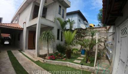Casa com 2 dormitorios no Residencial Algarve