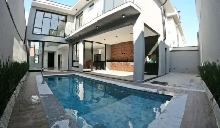Casa com 3 suites e piscina no Mosaico Essence