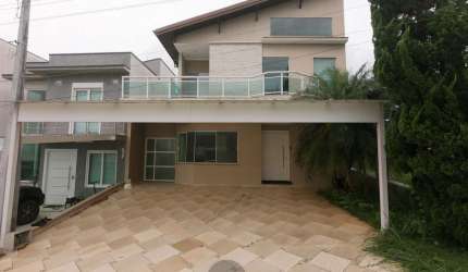 Casa com 3 suites e piscina no Pq das Figueiras