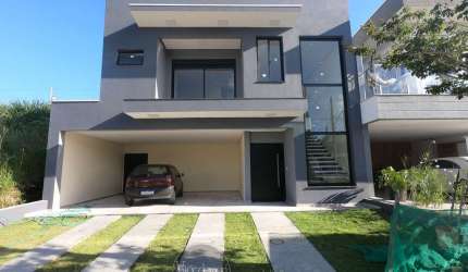 Casa com 3 suites e piscina no Mosaico Essence