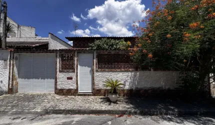 Casa para Venda em Rio de Janeiro, Senador Vasconcelos, 3 dormitórios, 2 banheiros, 6 vagas