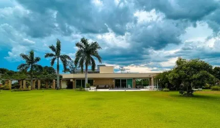 Casa à venda no Condomínio Haras Paineiras - Salto/SP