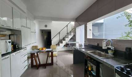 Sobrado com 2 dormitórios à venda, 180 m² por R$ 820.000,00 - Jardim Guapituba - Mauá/SP