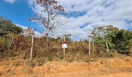 Terreno a venda 300m² -Bairro Paraíso-Mateus Leme-MG.