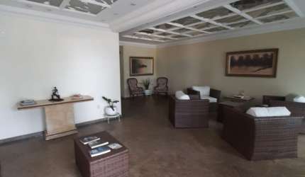 LINDO APARTAMENTO NA GUILERMINA FRENTE MAR