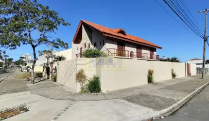 Sobrado no bairro Emiliano Perneta em Pinhais