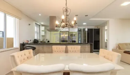 Casa em condomínio no bairro Pineville em Pinhais/PR