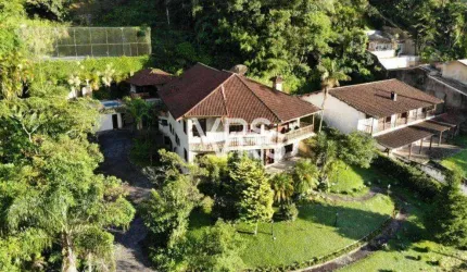 Casa com 6 dormitórios à venda, 476 m² por R$ 3.500.000,00 - Comary - Teresópolis/RJ