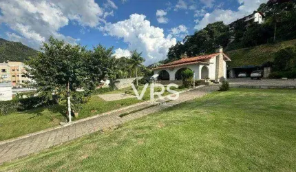 Linda casa fora de condomínio com excelente terreno