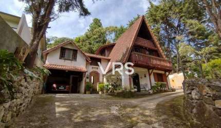 Casa com 3 dormitórios à venda, 137 m² por R$ 760.000,00 - Cascata dos Amores - Teresópolis/RJ