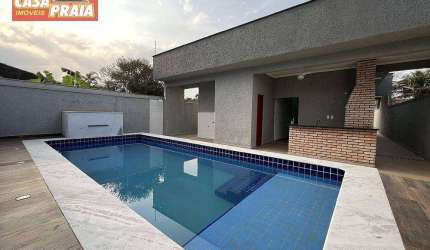 Linda Casa em Itanhaém  3 quartos  com piscina churrasqueira a 60 metros da praia