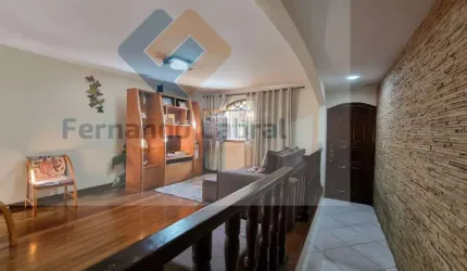 Casa à venda em São Gonçalo-RJ, no bairro Zé Garoto: 2 quartos, 2 suítes, 1 sala, 4 banheiros, 1 vaga, 192m²!