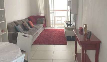 Apartamento à venda em Icaraí, sol da manhã com duas suítes.