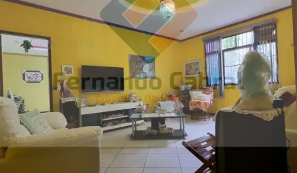 Casa à venda em Santa, alto padrão com anexo.