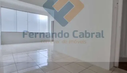 Conjunto de salas para locação, junto ao Largo do Marrão.