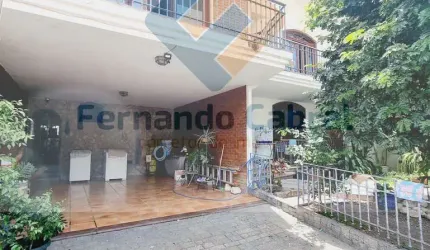 Espetacular casa à venda em Niterói-RJ, bairro Vital Brazil: 5 quartos, 2 suítes, 2 salas, 5 banheiros, 3 vagas, 492m². Venha conferir!