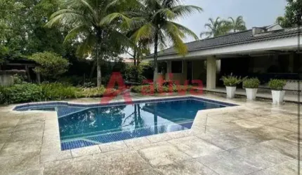 Casa com 4 suítes a venda no Condomínio Novo Leblon