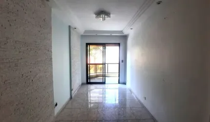 Apartamento com 3 quartos sendo 1 com suíte e 2 vagas.