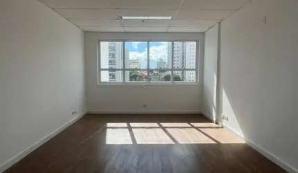 Sala comercial na Av Getulio Vargas Baeta Neves