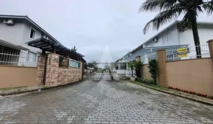 Casa residencial com 3 quartos  para alugar, 104.00 m2 por R$4500.00  - Bom Retiro - Joinville/SC