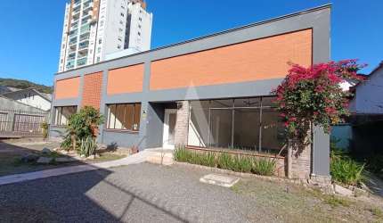 Casa residencial com 2 quartos  para alugar, 168.00 m2 por R$2590.00  - America - Joinville/SC