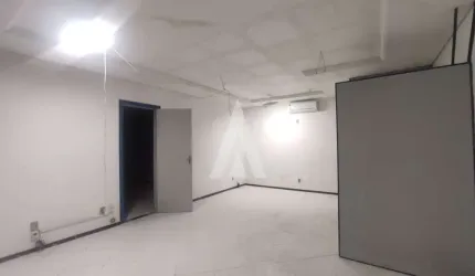 Sala para alugar, 30.00 m2 por R$750.00  - Centro - Joinville/SC