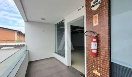 Sala para alugar, 107.46 m2 por R$3800.00  - America - Joinville/SC