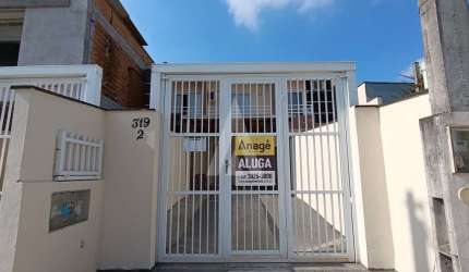 Casa residencial com 2 quartos  para alugar, 59.52 m2 por R$2100.00  - Vila Nova - Joinville/SC